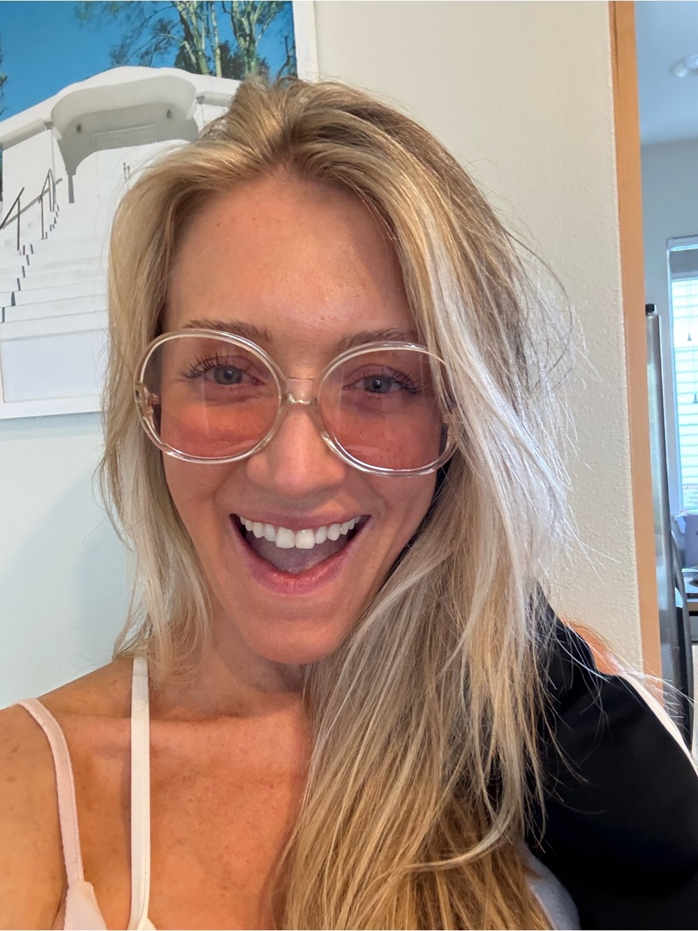 Women’s Pink Gradient Round Sunglasses